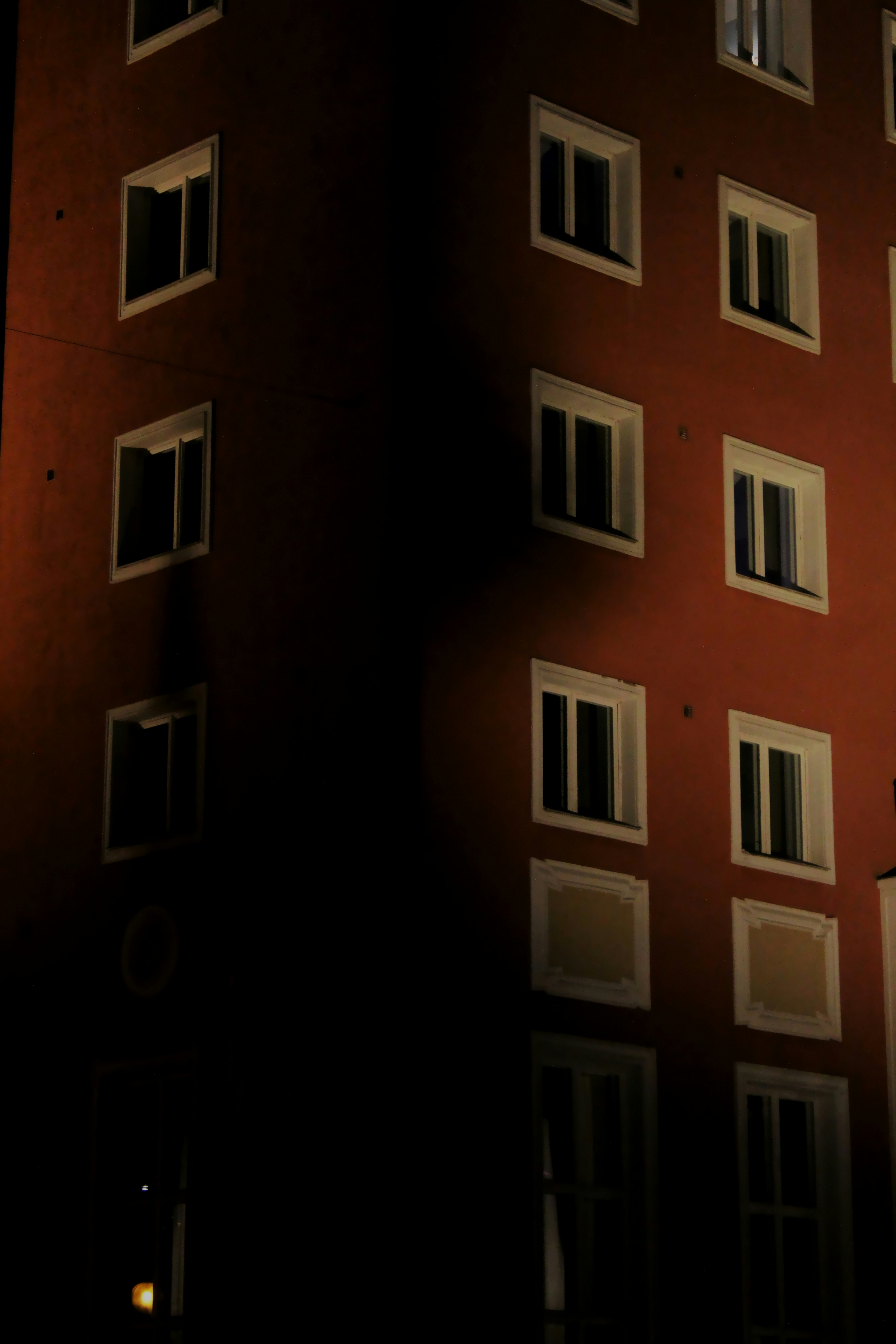 brown concrete building during daytime